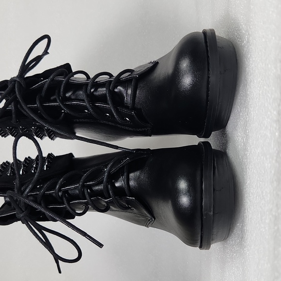 Blackheart Studded Black Combat Boots Hot Topic NIB Size 8 - Picture 4 of 16